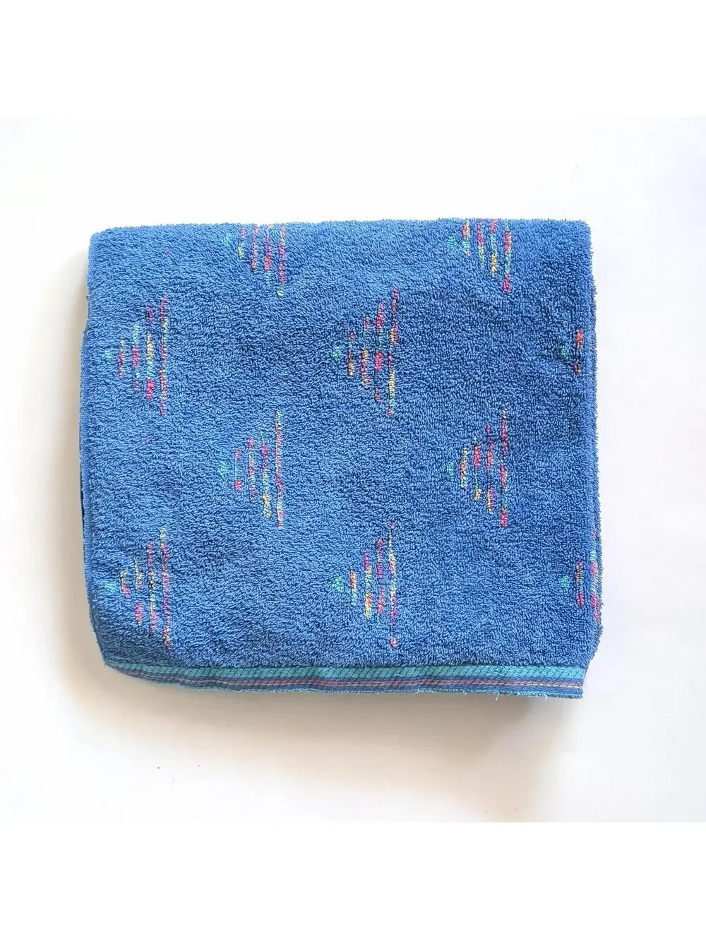 1980s Vintage Fieldcrest Bath Towel with Vivid Blue Postmodern Pattern